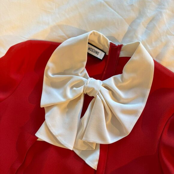 Boutique Moschino Red Dress with a White Bow Collar - NEVER WORN - brand new - Picture 3 of 7